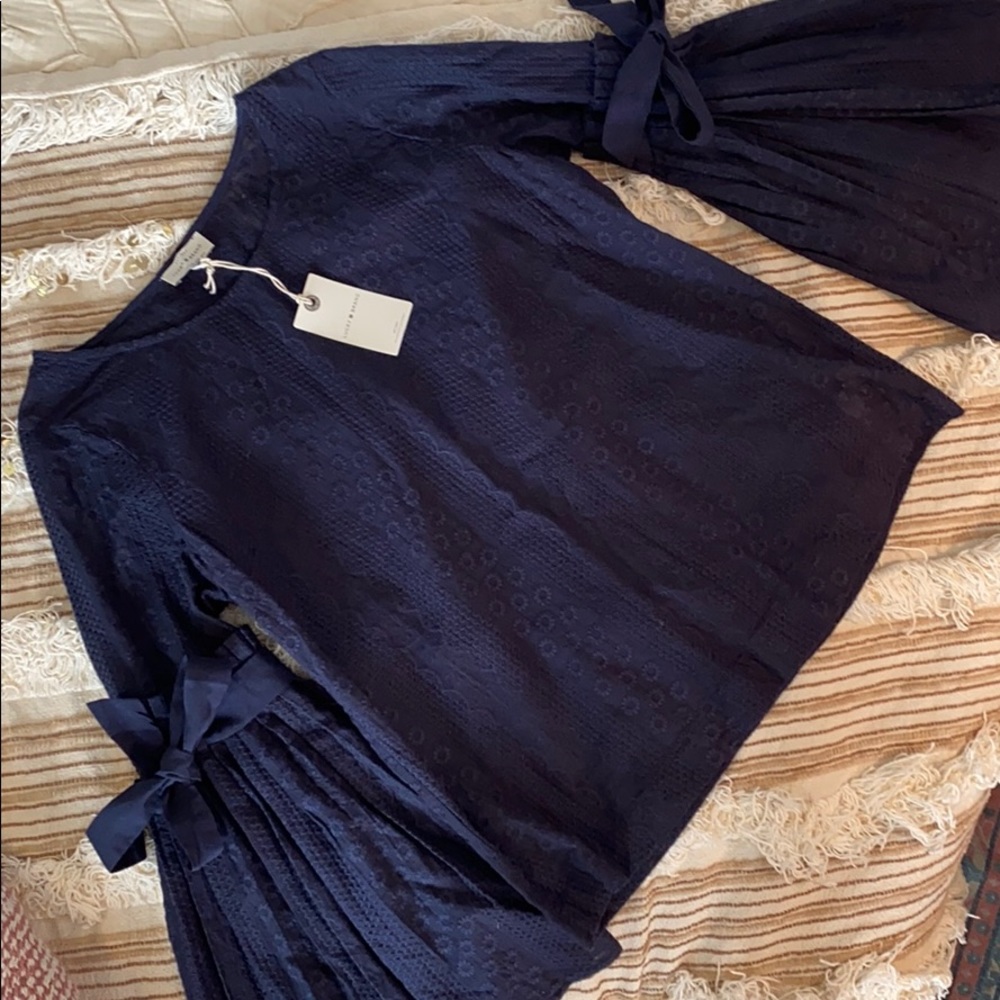NWT Lucky Brand Bell-Sleeve Top ✨